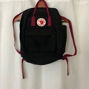 Fjallraven Black & Burgundy Mini Backpack - laptop pouch & seat pad included